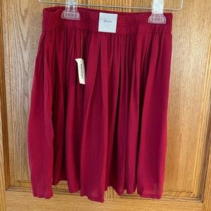 NWT Lorimer NYC casual maroon skirt. Size Medium